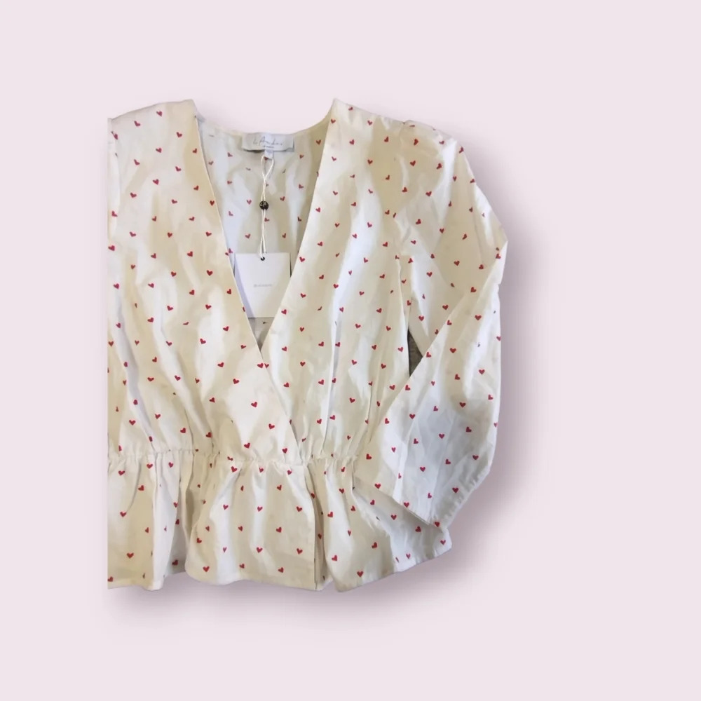 L'ACADEMIE los Angeles Revolve Dahlia V neck Heart Top Size S - Picture 5 of 12